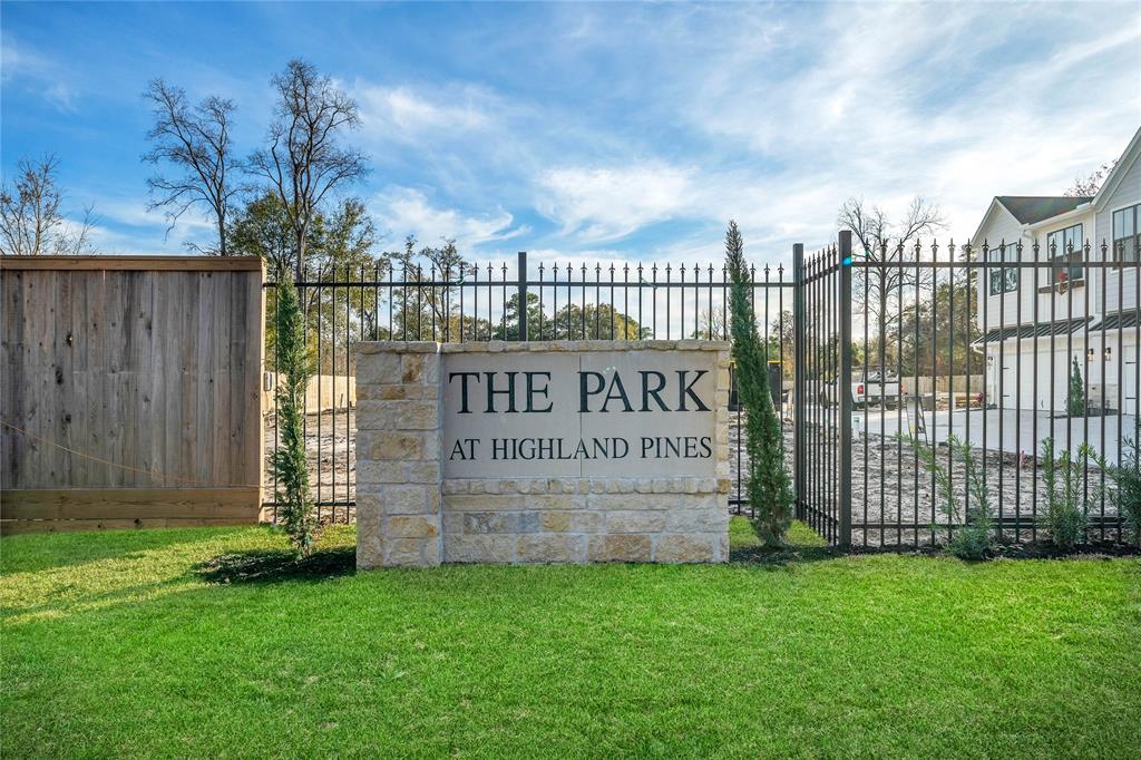 6418 2 Highland Pines, Houston, Texas 77091, 3 Bedrooms Bedrooms, 5 Rooms Rooms,2 BathroomsBathrooms,Townhouse/condo,For Sale,Highland Pines,24123499