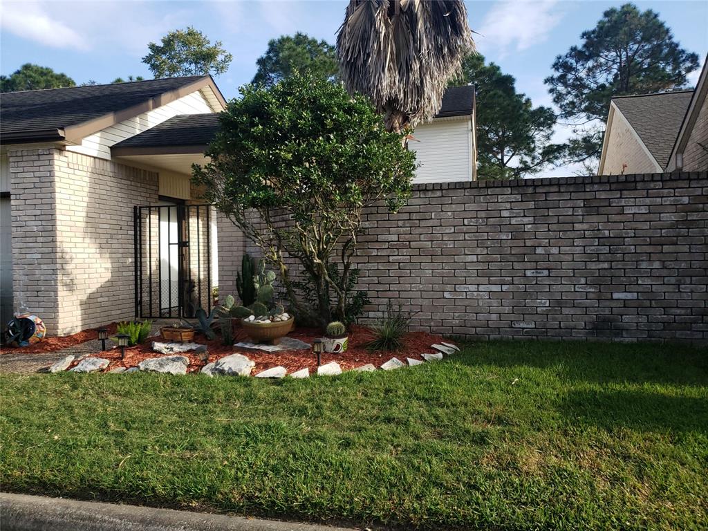 1714 2 Plumbwood Way, Houston, Texas 77058, 3 Bedrooms Bedrooms, 3 Rooms Rooms,2 BathroomsBathrooms,Single-family,For Sale,Plumbwood,39147481