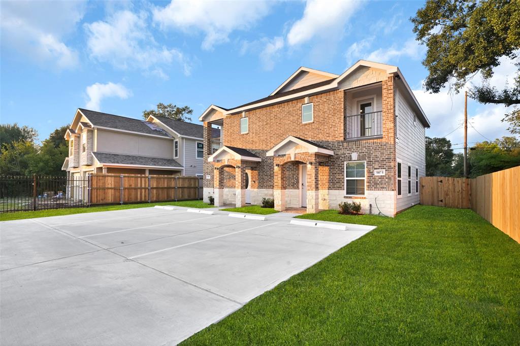 7923 2 Bowen Street, Houston, Texas 77051, 2 Bedrooms Bedrooms, ,2 BathroomsBathrooms,Multi-family,For Sale,Bowen,59329201