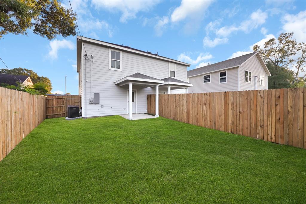 7923 2 Bowen Street, Houston, Texas 77051, 2 Bedrooms Bedrooms, ,2 BathroomsBathrooms,Multi-family,For Sale,Bowen,59329201