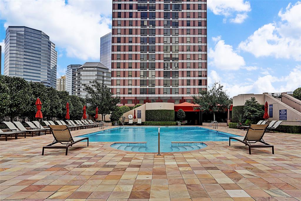5110 San Felipe Street, Houston, Texas 77056, 3 Bedrooms Bedrooms, 10 Rooms Rooms,3 BathroomsBathrooms,Mid/hi-rise Condo,For Sale,FOUR LEAF TOWERS,San Felipe,56485488