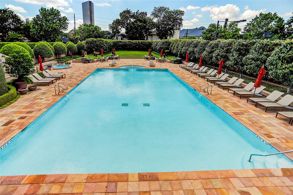 5110 San Felipe Street, Houston, Texas 77056, 3 Bedrooms Bedrooms, 10 Rooms Rooms,3 BathroomsBathrooms,Mid/hi-rise Condo,For Sale,FOUR LEAF TOWERS,San Felipe,56485488