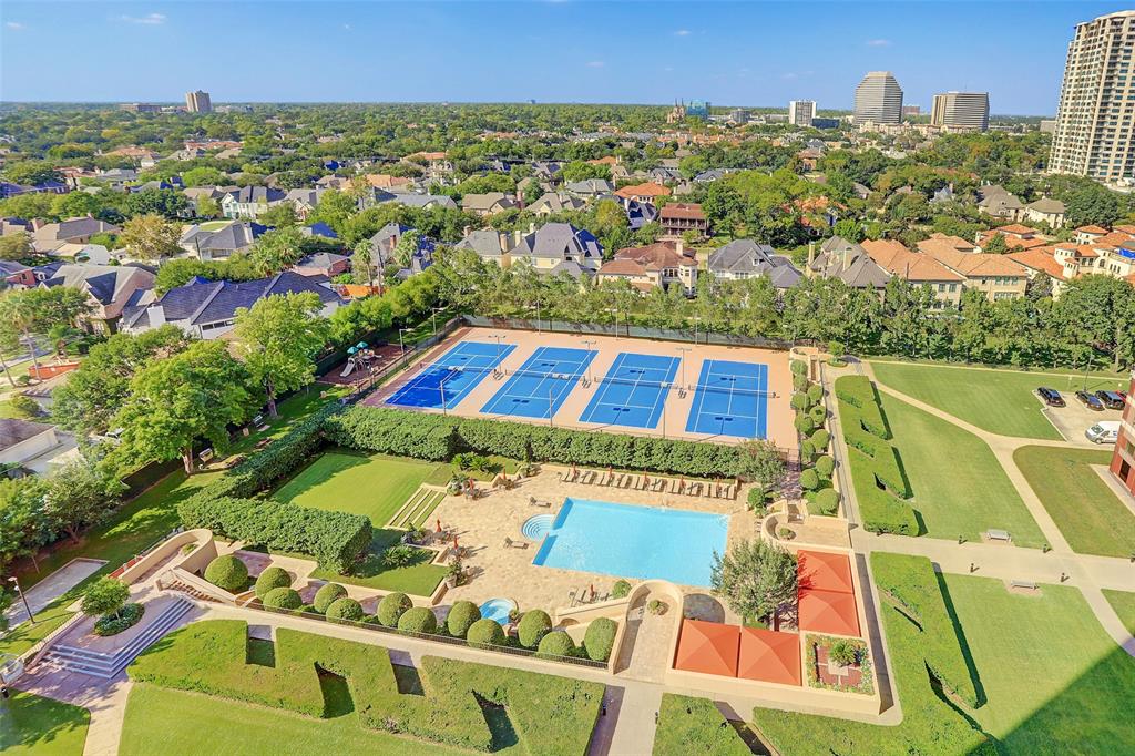 5110 San Felipe Street, Houston, Texas 77056, 3 Bedrooms Bedrooms, 10 Rooms Rooms,3 BathroomsBathrooms,Mid/hi-rise Condo,For Sale,FOUR LEAF TOWERS,San Felipe,56485488