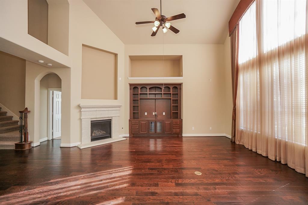 7614 2 Westmoreland Drive, Sugar Land, Texas 77479, 4 Bedrooms Bedrooms, 12 Rooms Rooms,3 BathroomsBathrooms,Single-family,For Sale,Westmoreland,72902895