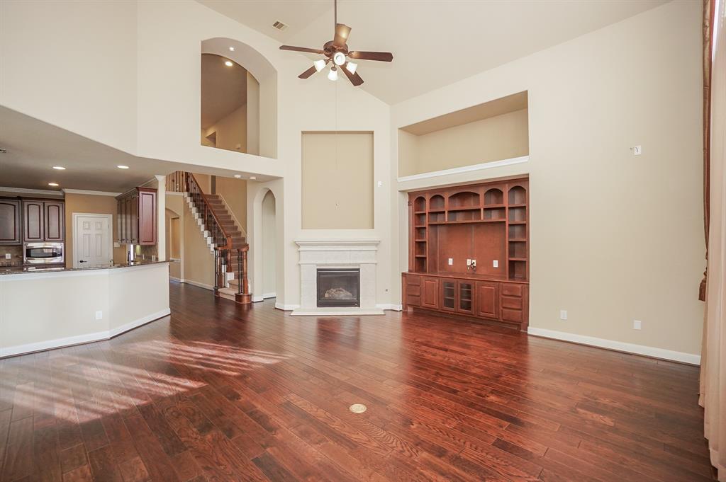 7614 2 Westmoreland Drive, Sugar Land, Texas 77479, 4 Bedrooms Bedrooms, 12 Rooms Rooms,3 BathroomsBathrooms,Single-family,For Sale,Westmoreland,72902895