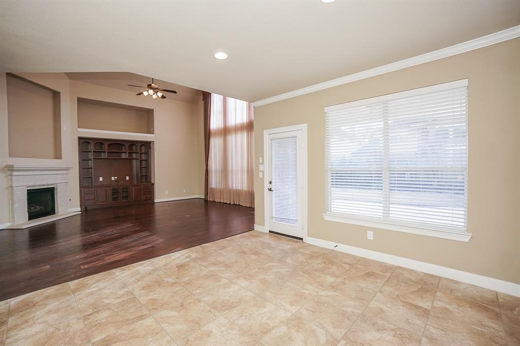 7614 2 Westmoreland Drive, Sugar Land, Texas 77479, 4 Bedrooms Bedrooms, 12 Rooms Rooms,3 BathroomsBathrooms,Single-family,For Sale,Westmoreland,72902895
