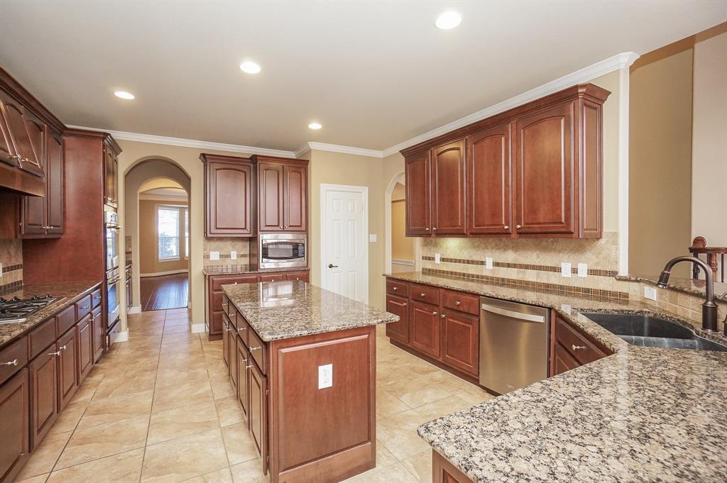 7614 2 Westmoreland Drive, Sugar Land, Texas 77479, 4 Bedrooms Bedrooms, 12 Rooms Rooms,3 BathroomsBathrooms,Single-family,For Sale,Westmoreland,72902895