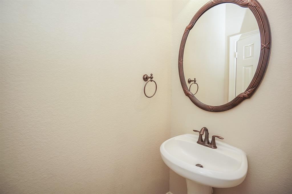 7614 2 Westmoreland Drive, Sugar Land, Texas 77479, 4 Bedrooms Bedrooms, 12 Rooms Rooms,3 BathroomsBathrooms,Single-family,For Sale,Westmoreland,72902895