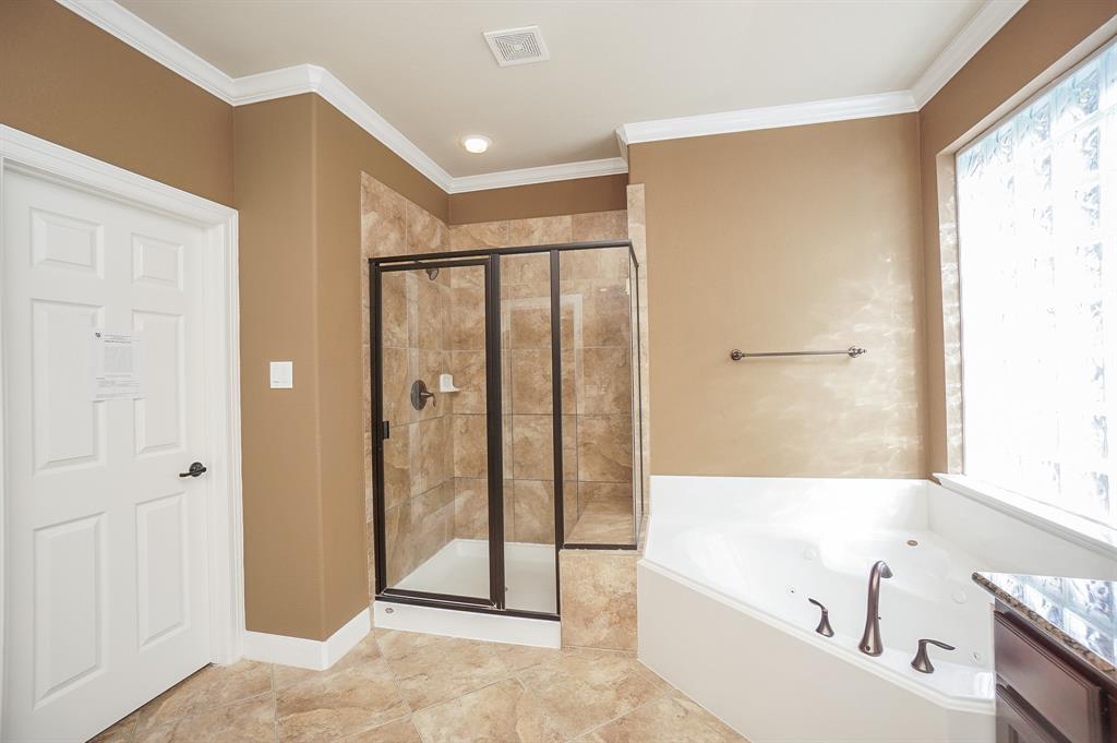 7614 2 Westmoreland Drive, Sugar Land, Texas 77479, 4 Bedrooms Bedrooms, 12 Rooms Rooms,3 BathroomsBathrooms,Single-family,For Sale,Westmoreland,72902895