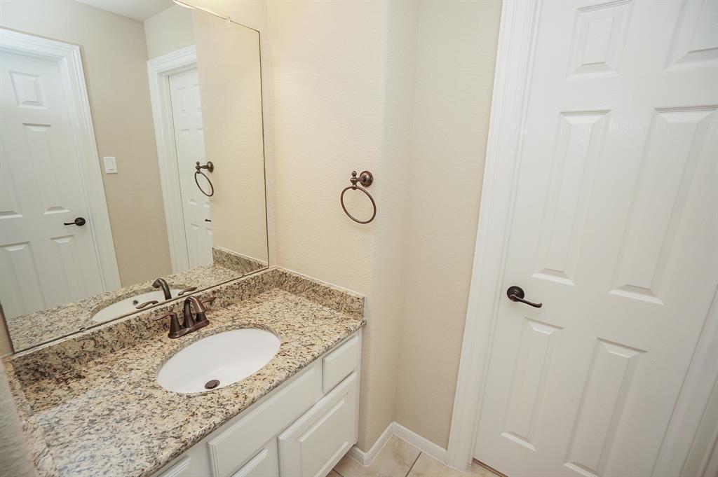 7614 2 Westmoreland Drive, Sugar Land, Texas 77479, 4 Bedrooms Bedrooms, 12 Rooms Rooms,3 BathroomsBathrooms,Single-family,For Sale,Westmoreland,72902895