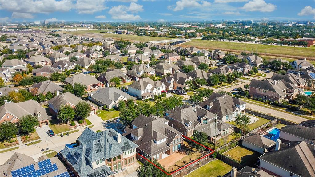 7614 2 Westmoreland Drive, Sugar Land, Texas 77479, 4 Bedrooms Bedrooms, 12 Rooms Rooms,3 BathroomsBathrooms,Single-family,For Sale,Westmoreland,72902895