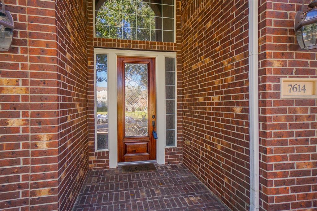 7614 2 Westmoreland Drive, Sugar Land, Texas 77479, 4 Bedrooms Bedrooms, 12 Rooms Rooms,3 BathroomsBathrooms,Single-family,For Sale,Westmoreland,72902895