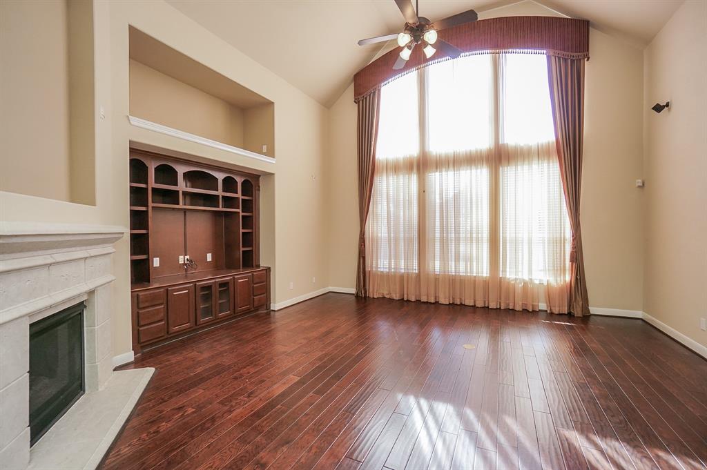 7614 2 Westmoreland Drive, Sugar Land, Texas 77479, 4 Bedrooms Bedrooms, 12 Rooms Rooms,3 BathroomsBathrooms,Single-family,For Sale,Westmoreland,72902895