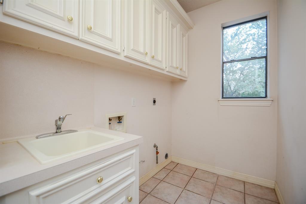 30 2 Harbor Cove Drive, Spring, Texas 77381, 4 Bedrooms Bedrooms, 4 Rooms Rooms,3 BathroomsBathrooms,Single-family,For Sale,Harbor Cove,88346696