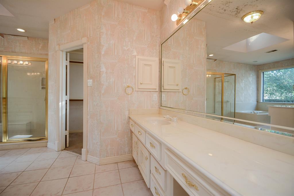 30 2 Harbor Cove Drive, Spring, Texas 77381, 4 Bedrooms Bedrooms, 4 Rooms Rooms,3 BathroomsBathrooms,Single-family,For Sale,Harbor Cove,88346696