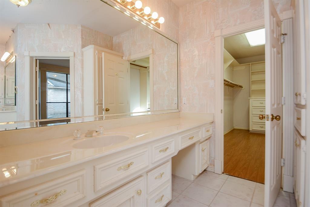 30 2 Harbor Cove Drive, Spring, Texas 77381, 4 Bedrooms Bedrooms, 4 Rooms Rooms,3 BathroomsBathrooms,Single-family,For Sale,Harbor Cove,88346696
