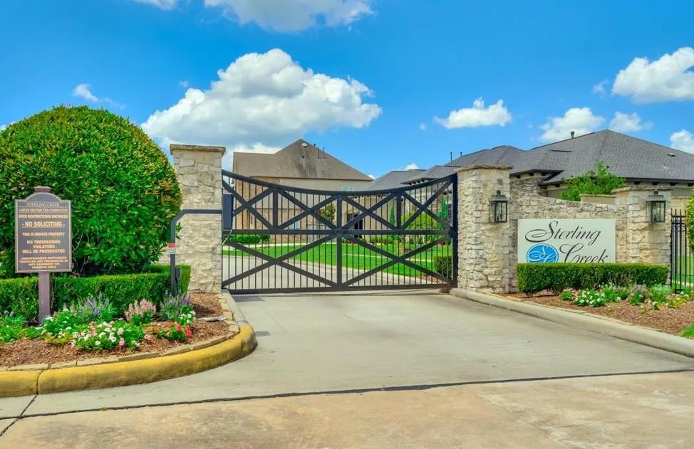 2531 2 Sandy Lake Drive, Friendswood, Texas 77546, 4 Bedrooms Bedrooms, 10 Rooms Rooms,3 BathroomsBathrooms,Single-family,For Sale,Sandy Lake,36974509