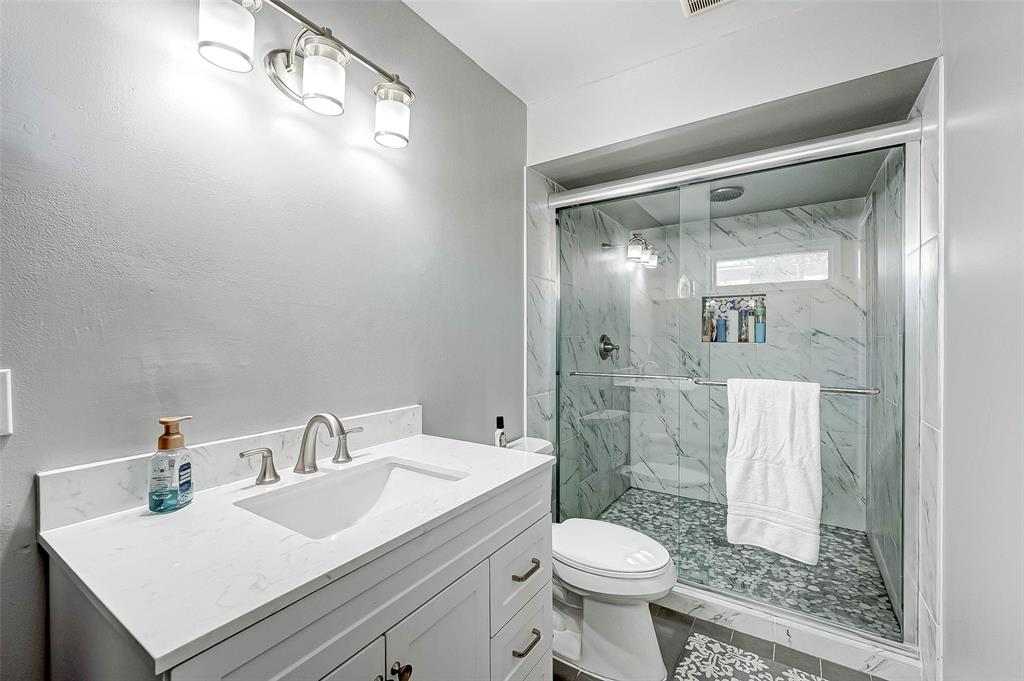 6902 1 Shavelson Street, Houston, Texas 77055, 3 Bedrooms Bedrooms, 4 Rooms Rooms,2 BathroomsBathrooms,Single-family,For Sale,Shavelson,69505108