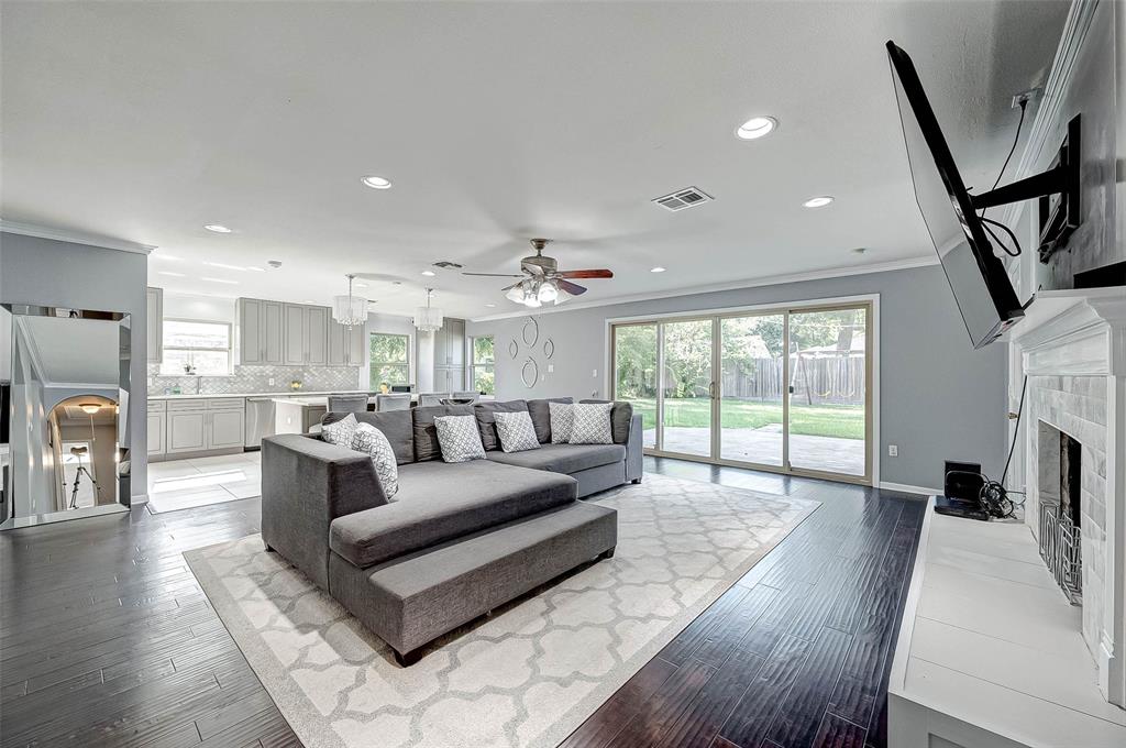 6902 1 Shavelson Street, Houston, Texas 77055, 3 Bedrooms Bedrooms, 4 Rooms Rooms,2 BathroomsBathrooms,Single-family,For Sale,Shavelson,69505108