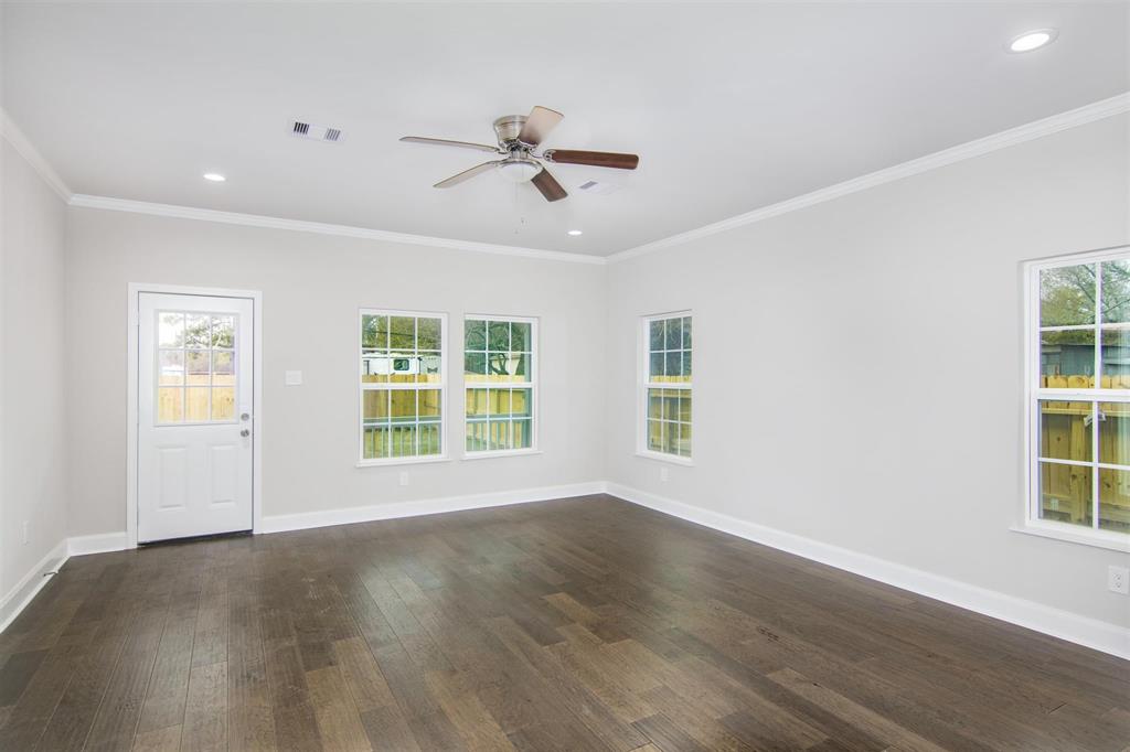 9237 1 Emnora Lane, Houston, Texas 77080, 3 Bedrooms Bedrooms, 6 Rooms Rooms,2 BathroomsBathrooms,Single-family,For Sale,Emnora,83107863
