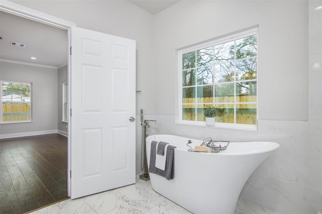 9237 1 Emnora Lane, Houston, Texas 77080, 3 Bedrooms Bedrooms, 6 Rooms Rooms,2 BathroomsBathrooms,Single-family,For Sale,Emnora,83107863