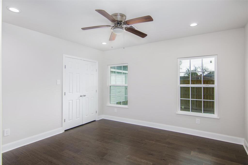 9237 1 Emnora Lane, Houston, Texas 77080, 3 Bedrooms Bedrooms, 6 Rooms Rooms,2 BathroomsBathrooms,Single-family,For Sale,Emnora,83107863