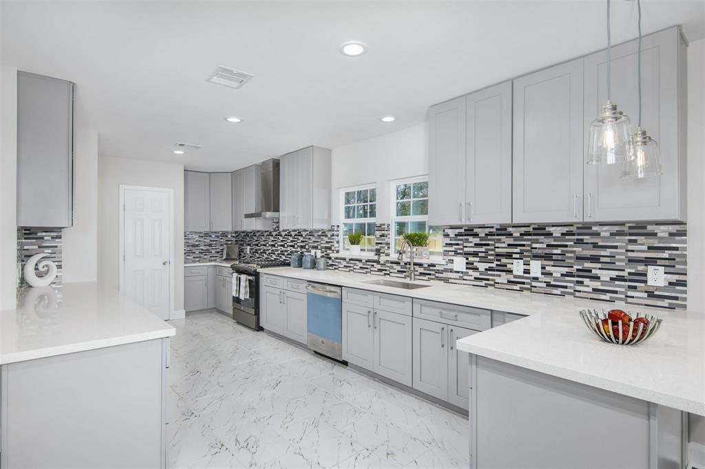 9237 1 Emnora Lane, Houston, Texas 77080, 3 Bedrooms Bedrooms, 6 Rooms Rooms,2 BathroomsBathrooms,Single-family,For Sale,Emnora,83107863