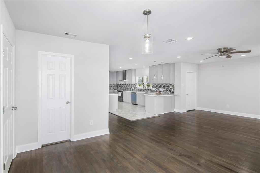 9237 1 Emnora Lane, Houston, Texas 77080, 3 Bedrooms Bedrooms, 6 Rooms Rooms,2 BathroomsBathrooms,Single-family,For Sale,Emnora,83107863