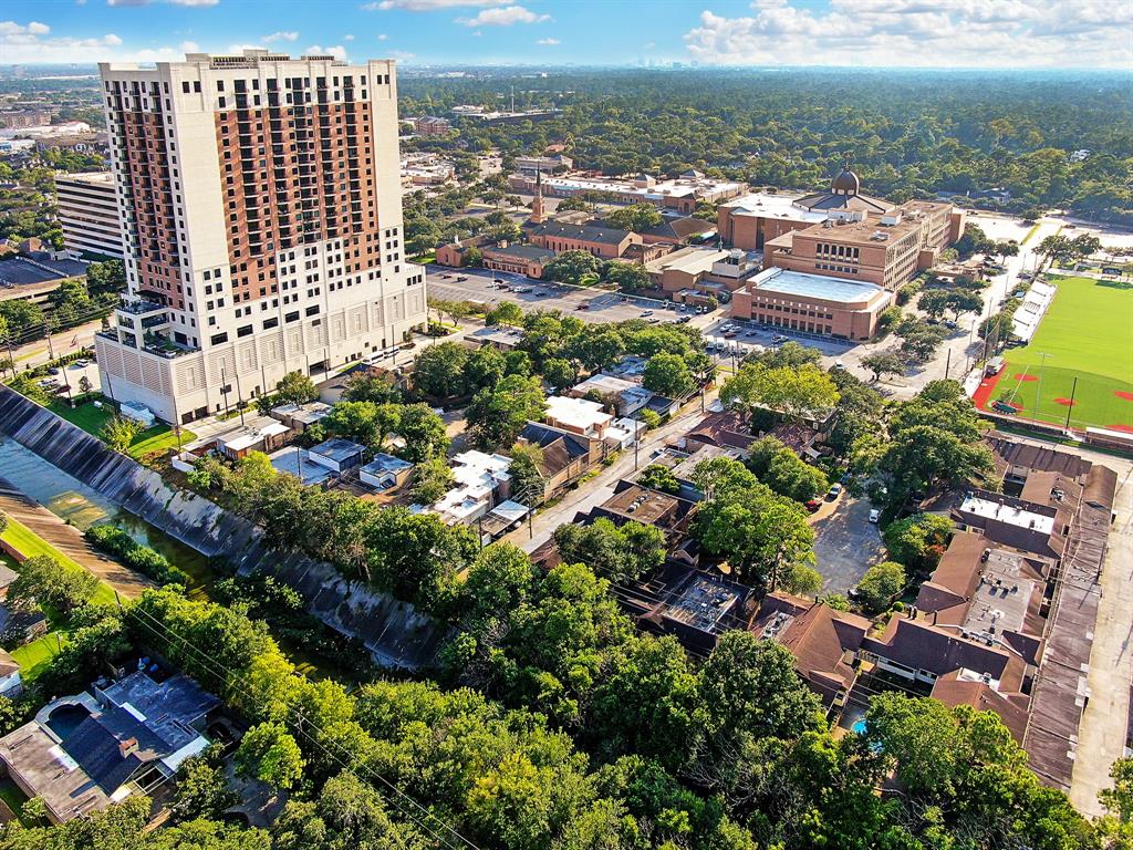 6313 1 Crab Orchard Road, Houston, Texas 77057, 3 Bedrooms Bedrooms, ,2 BathroomsBathrooms,Multi-family,For Sale,Crab Orchard,38913335