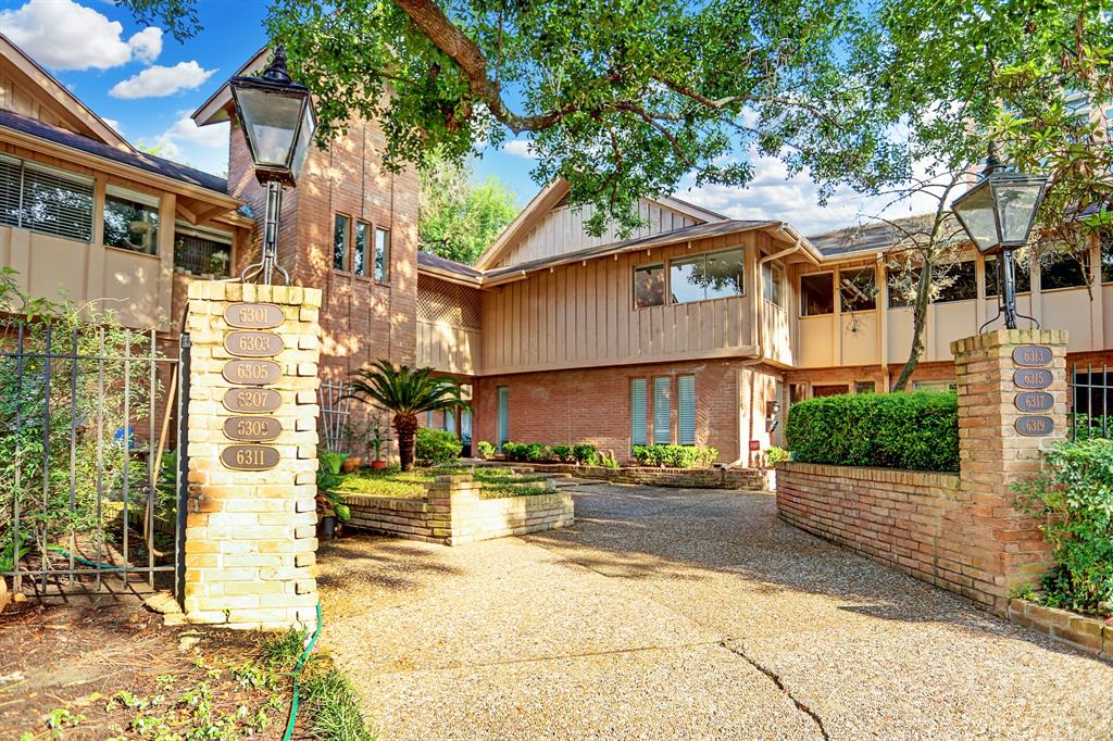 6313 1 Crab Orchard Road, Houston, Texas 77057, 3 Bedrooms Bedrooms, ,2 BathroomsBathrooms,Multi-family,For Sale,Crab Orchard,38913335