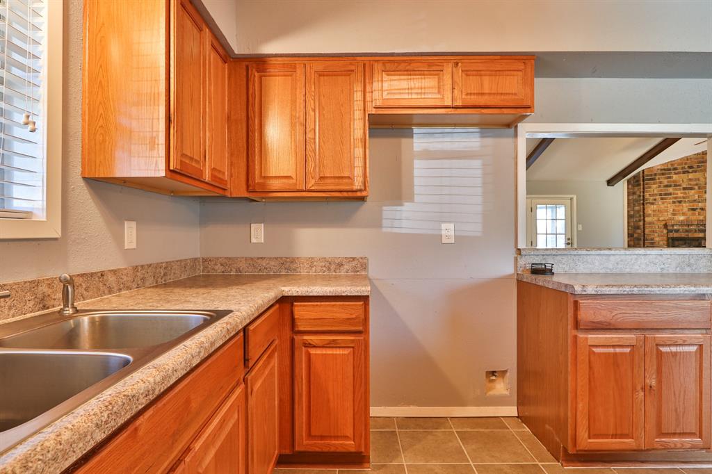 2605 1 County Road 62, Rosharon, Texas 77583, 3 Bedrooms Bedrooms, 8 Rooms Rooms,2 BathroomsBathrooms,Single-family,For Sale,County Road 62,73070851