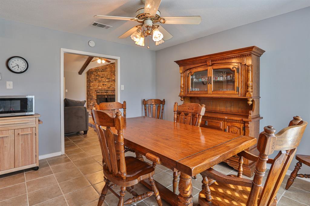2605 1 County Road 62, Rosharon, Texas 77583, 3 Bedrooms Bedrooms, 8 Rooms Rooms,2 BathroomsBathrooms,Single-family,For Sale,County Road 62,73070851