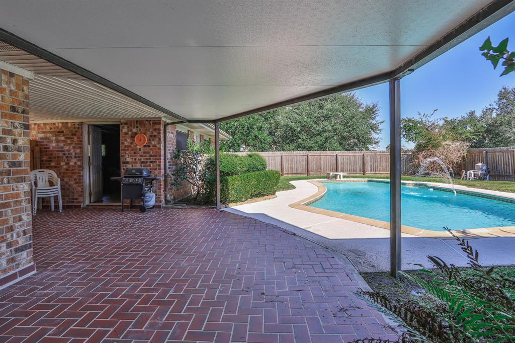 2605 1 County Road 62, Rosharon, Texas 77583, 3 Bedrooms Bedrooms, 8 Rooms Rooms,2 BathroomsBathrooms,Single-family,For Sale,County Road 62,73070851