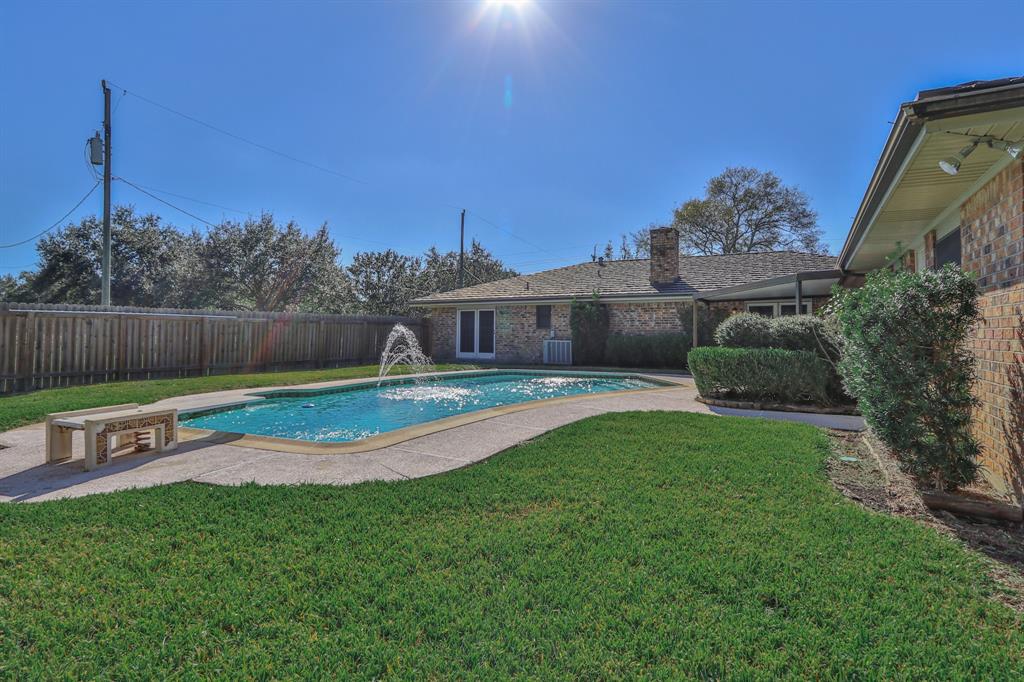 2605 1 County Road 62, Rosharon, Texas 77583, 3 Bedrooms Bedrooms, 8 Rooms Rooms,2 BathroomsBathrooms,Single-family,For Sale,County Road 62,73070851