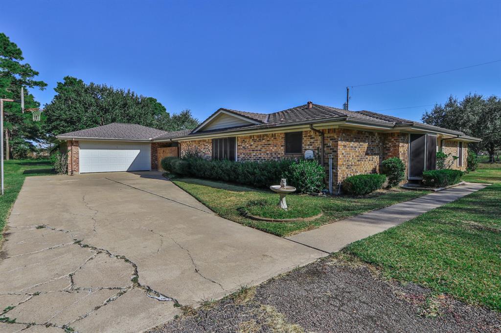 2605 1 County Road 62, Rosharon, Texas 77583, 3 Bedrooms Bedrooms, 8 Rooms Rooms,2 BathroomsBathrooms,Single-family,For Sale,County Road 62,73070851