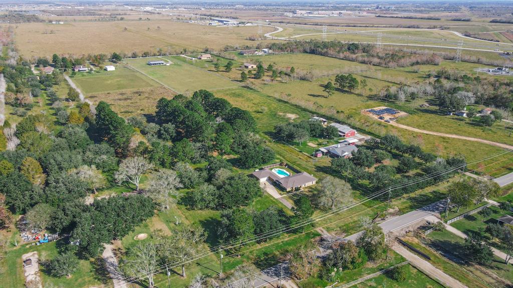 2605 1 County Road 62, Rosharon, Texas 77583, 3 Bedrooms Bedrooms, 8 Rooms Rooms,2 BathroomsBathrooms,Single-family,For Sale,County Road 62,73070851