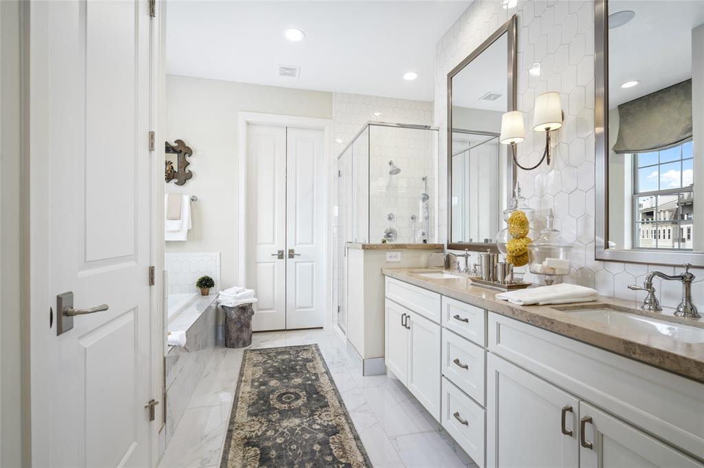 841 3 Blackshire Lane, Houston, Texas 77055, 3 Bedrooms Bedrooms, 10 Rooms Rooms,3 BathroomsBathrooms,Single-family,For Sale,Blackshire,83575675