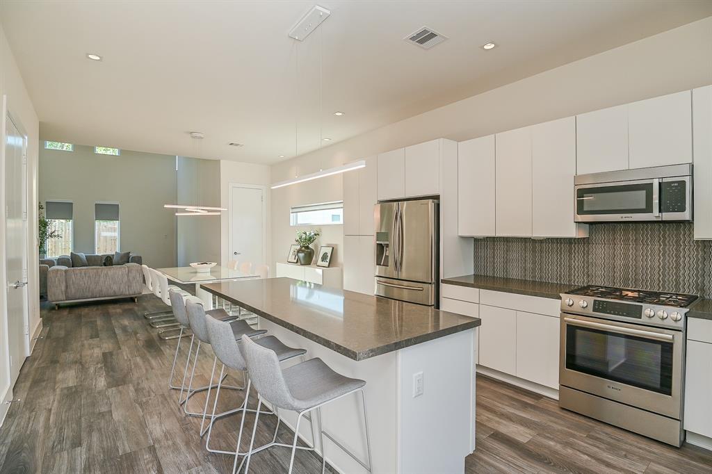 5502 2 Paraiso Place, Houston, Texas 77091, 4 Bedrooms Bedrooms, 7 Rooms Rooms,3 BathroomsBathrooms,Single-family,For Sale,Paraiso,76134473