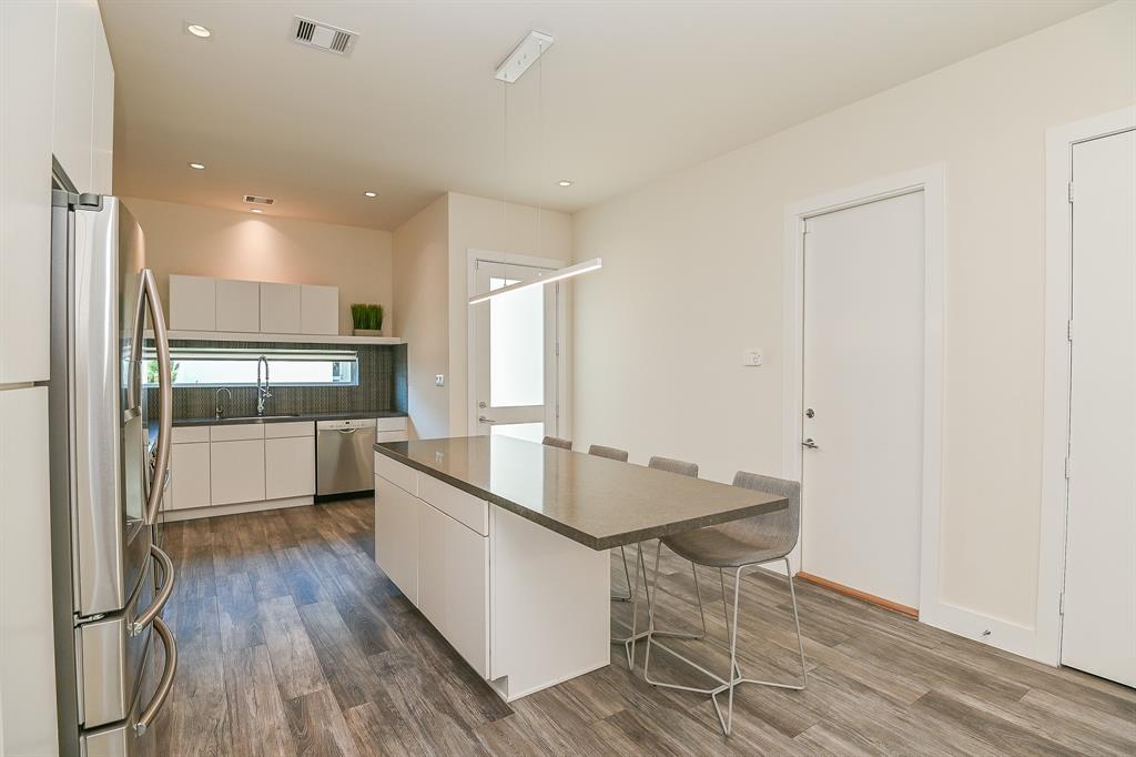 5502 2 Paraiso Place, Houston, Texas 77091, 4 Bedrooms Bedrooms, 7 Rooms Rooms,3 BathroomsBathrooms,Single-family,For Sale,Paraiso,76134473