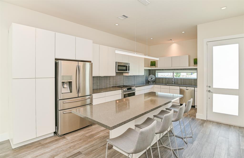 5502 2 Paraiso Place, Houston, Texas 77091, 4 Bedrooms Bedrooms, 7 Rooms Rooms,3 BathroomsBathrooms,Single-family,For Sale,Paraiso,76134473