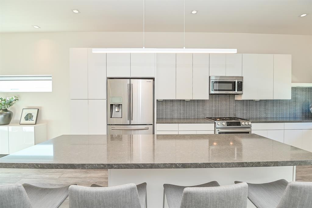 5502 2 Paraiso Place, Houston, Texas 77091, 4 Bedrooms Bedrooms, 7 Rooms Rooms,3 BathroomsBathrooms,Single-family,For Sale,Paraiso,76134473