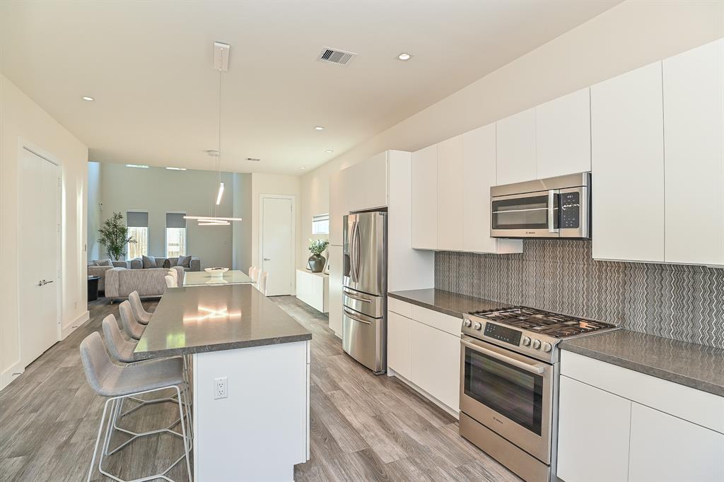 5502 2 Paraiso Place, Houston, Texas 77091, 4 Bedrooms Bedrooms, 7 Rooms Rooms,3 BathroomsBathrooms,Single-family,For Sale,Paraiso,76134473