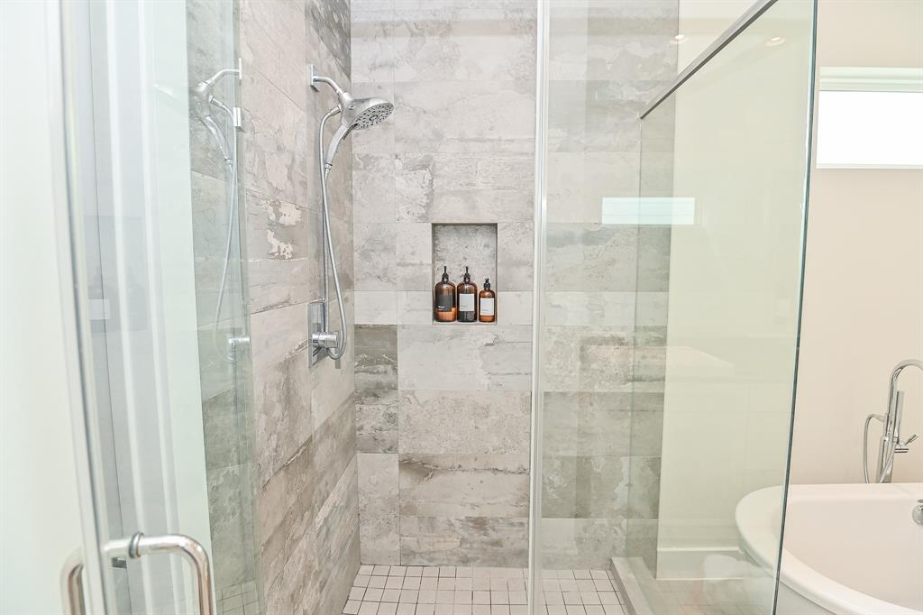 5502 2 Paraiso Place, Houston, Texas 77091, 4 Bedrooms Bedrooms, 7 Rooms Rooms,3 BathroomsBathrooms,Single-family,For Sale,Paraiso,76134473