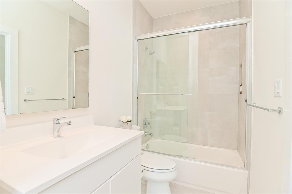 5502 2 Paraiso Place, Houston, Texas 77091, 4 Bedrooms Bedrooms, 7 Rooms Rooms,3 BathroomsBathrooms,Single-family,For Sale,Paraiso,76134473