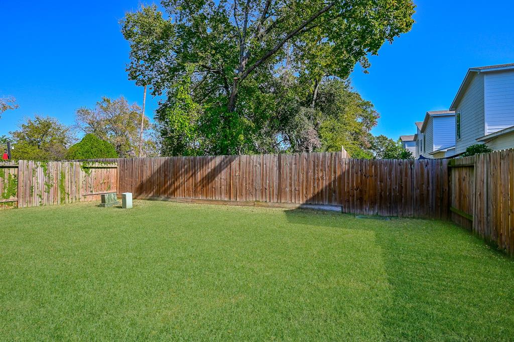 5502 2 Paraiso Place, Houston, Texas 77091, 4 Bedrooms Bedrooms, 7 Rooms Rooms,3 BathroomsBathrooms,Single-family,For Sale,Paraiso,76134473