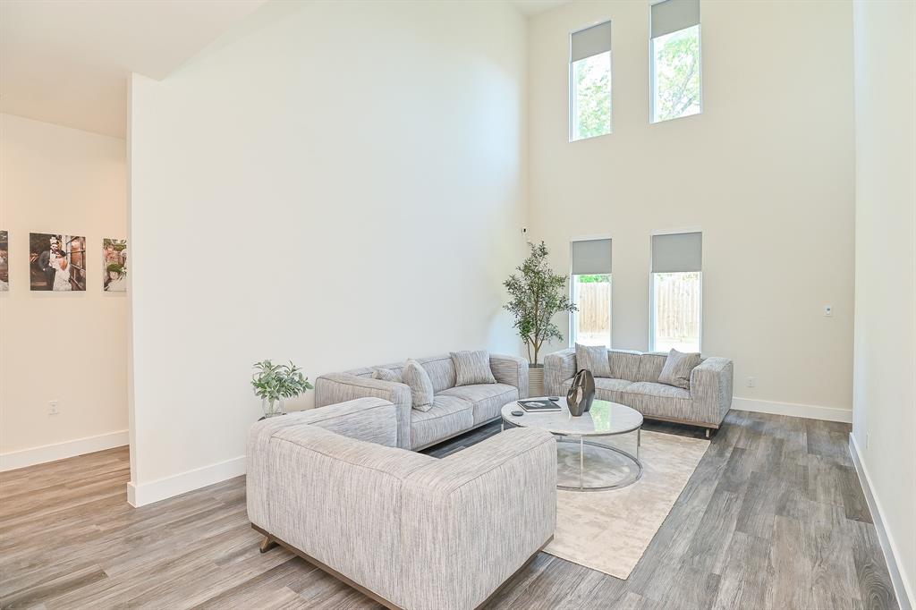 5502 2 Paraiso Place, Houston, Texas 77091, 4 Bedrooms Bedrooms, 7 Rooms Rooms,3 BathroomsBathrooms,Single-family,For Sale,Paraiso,76134473