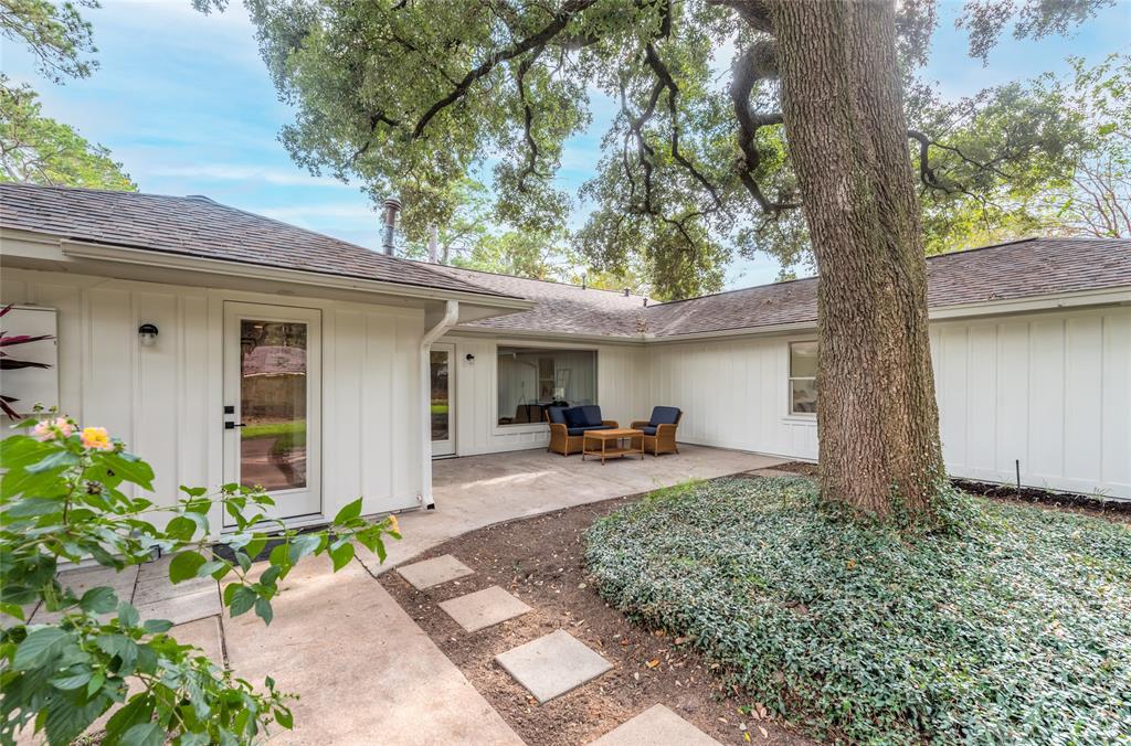 1707 1 Imperial Crown Drive, Houston, Texas 77043, 3 Bedrooms Bedrooms, 7 Rooms Rooms,2 BathroomsBathrooms,Single-family,For Sale,Imperial Crown,97746121