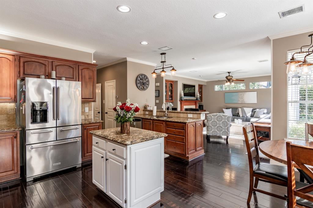 10 2 Heather Wisp Court, The Woodlands, Texas 77381, 4 Bedrooms Bedrooms, 9 Rooms Rooms,3 BathroomsBathrooms,Single-family,For Sale,Heather Wisp,82450830