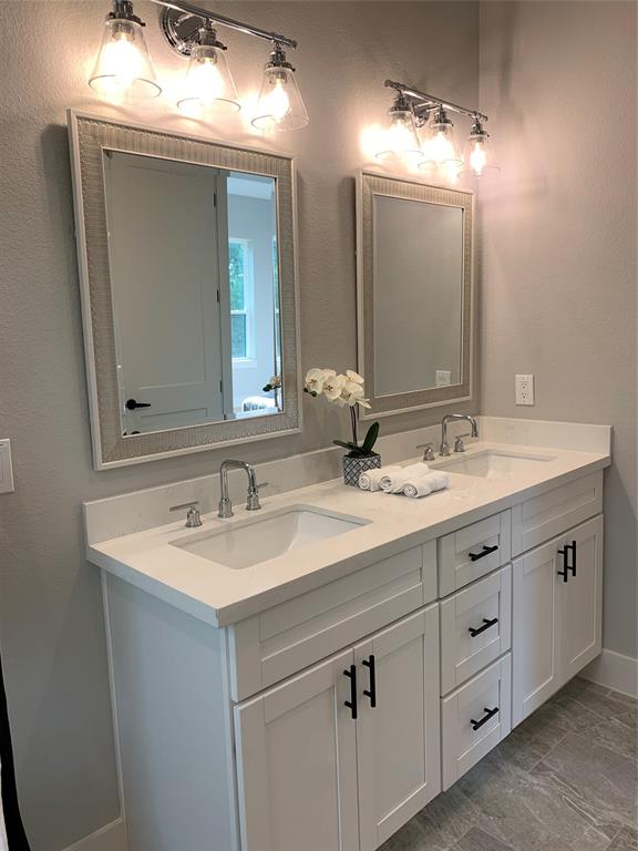 1310 3 WYCLIFFE Drive, Houston, Texas 77043, 3 Bedrooms Bedrooms, 10 Rooms Rooms,3 BathroomsBathrooms,Single-family,For Sale,WYCLIFFE,59670261