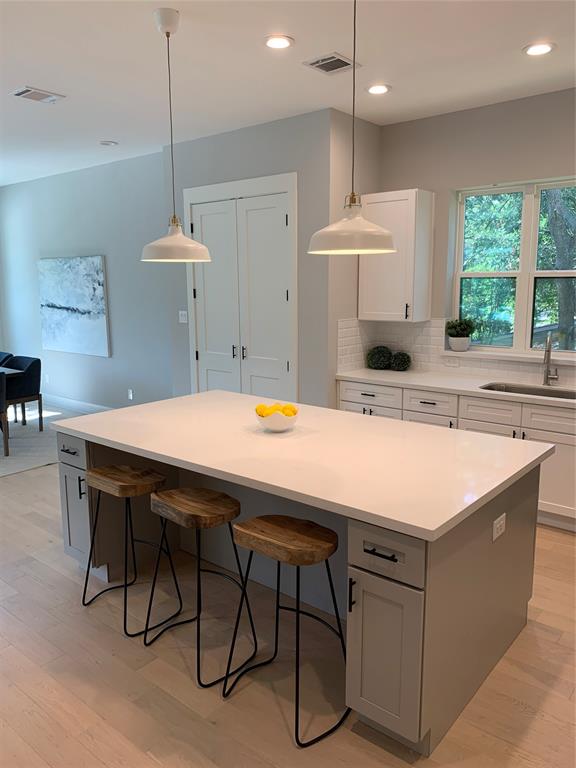 1310 3 WYCLIFFE Drive, Houston, Texas 77043, 3 Bedrooms Bedrooms, 10 Rooms Rooms,3 BathroomsBathrooms,Single-family,For Sale,WYCLIFFE,59670261
